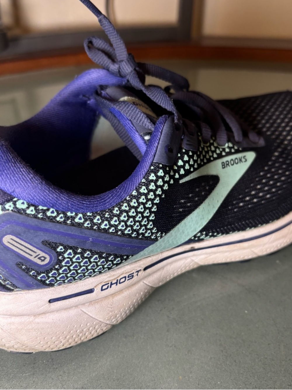 Brooks Women's Navy and Mint Lace-Up Running Sneakers - Picture 3 of 10